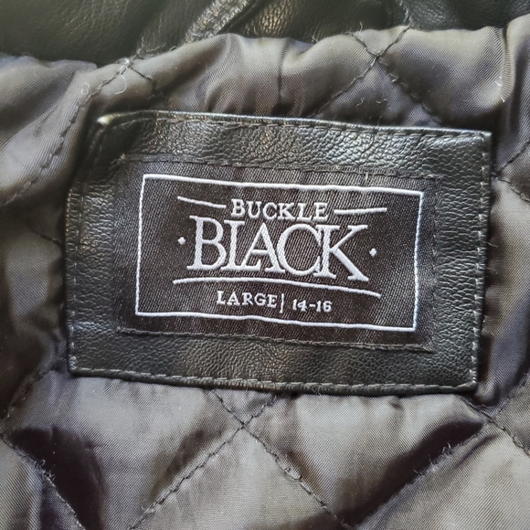 Buckle Black - Picture 3 of 13
